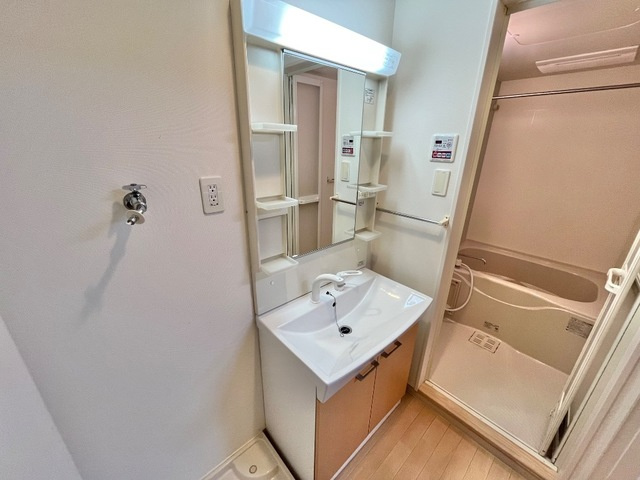 エル・アールの独立洗面台|洗髪洗面化粧台