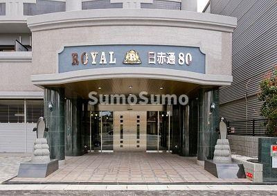 ロイヤル日赤通のエントランス
