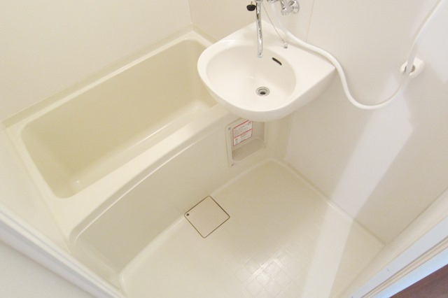 ラ・カーサ　壱番館の浴室|別号室の参考写真です。