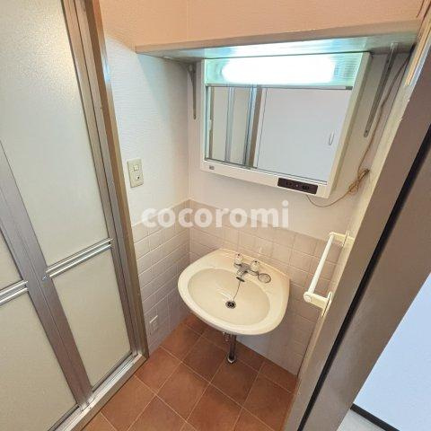 車庫2台付きメゾネットの洗面所