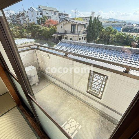 車庫2台付きメゾネットのバルコニー