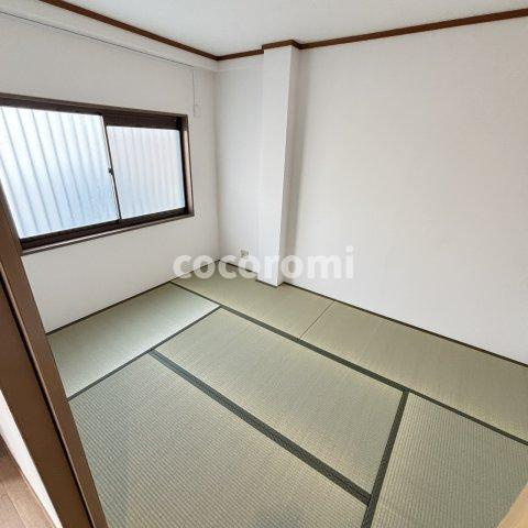 車庫2台付きメゾネットの和室