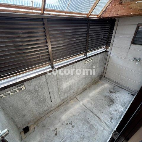 車庫2台付きメゾネットのバルコニー