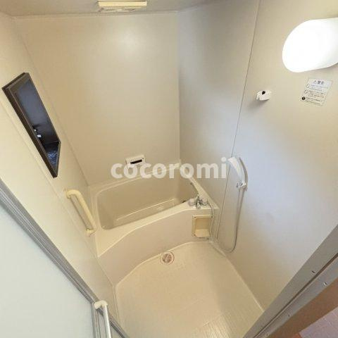 車庫2台付きメゾネットの浴室