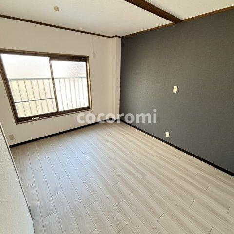 車庫2台付きメゾネットの洋室