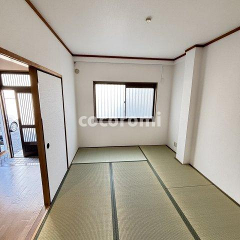 車庫2台付きメゾネットの内装