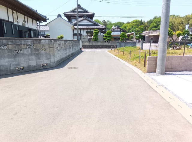 《全2棟》つくば市高野　3期　1号棟の前面道路含む現地写真
