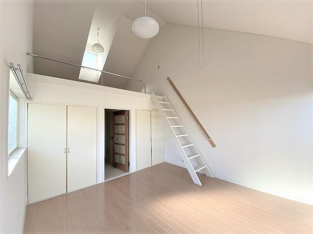 ジョイフル上原の居間・リビング