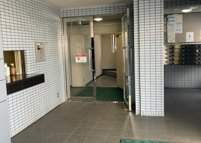 【その他共用部分】 | メゾン・ド・ヴァルセ | 共用部分は、一棟の建物に住む区分所有者全員が共同で所有するとし、共用部分の管理、補修などは、区分所有者で形成される管理組合が行います。個人の判断で勝手に変更することはできませんので覚えておきましょう。