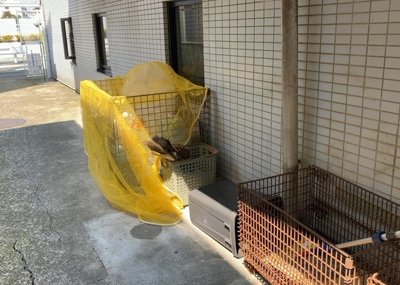 【設備】 | メゾン・ド・ヴァルセ | 共有部分は、住民なら誰もが使える設備のこと。例えば駐車場やエレベーター、インターネット設備、セキュリティ設備などがあります。他にも、マンションの廊下・外部階段やエントランス・ゴミ置き場などがあります。