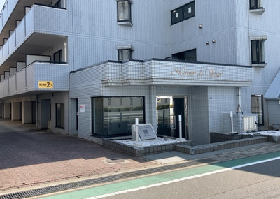 【構造・工法・仕様】 | メゾン・ド・ヴァルセ | ＲＣ造、Reinforced Concreteは直訳すると補強されたコンクリートです。主に柱や梁・床・壁が鉄筋とコンクリートで構成おり、鉄筋を組んだ型枠にコンクリートを流し込んで固めたものを指します。