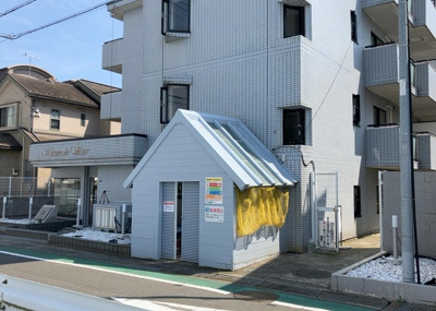 【外観】 | メゾン・ド・ヴァルセ | 外観はマンション管理がされているかの目安になります。築年数が古いと、壁面は劣化してひび割れが生じることも！建物が古びていても細かいところが修繕されていると、きちんと管理されているなぁと感じるでしょう。