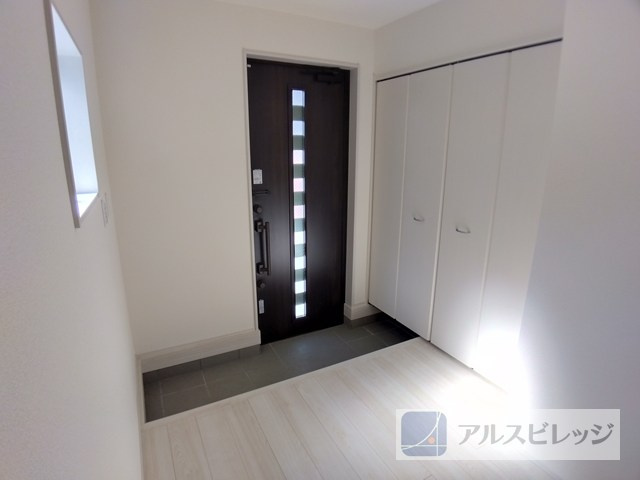 新築/清瀬市中里2丁目　第6全3区画の玄関|広々とした土間空間