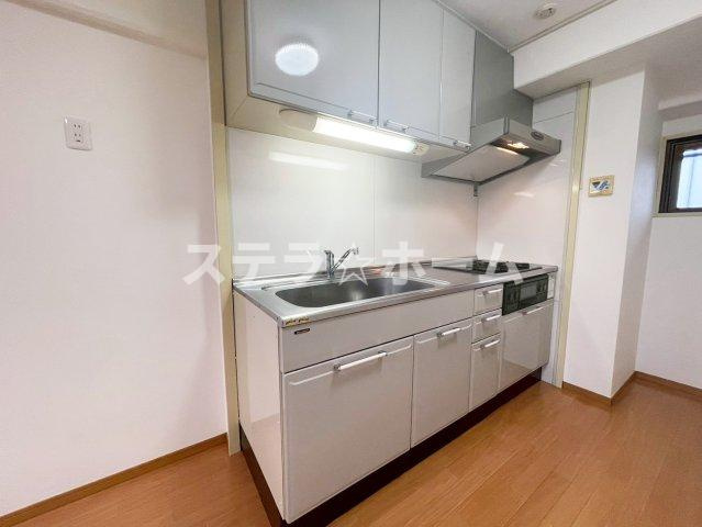 朝日プラザ東豊中2のキッチン|コンパクトなキッチンで掃除もラクラク