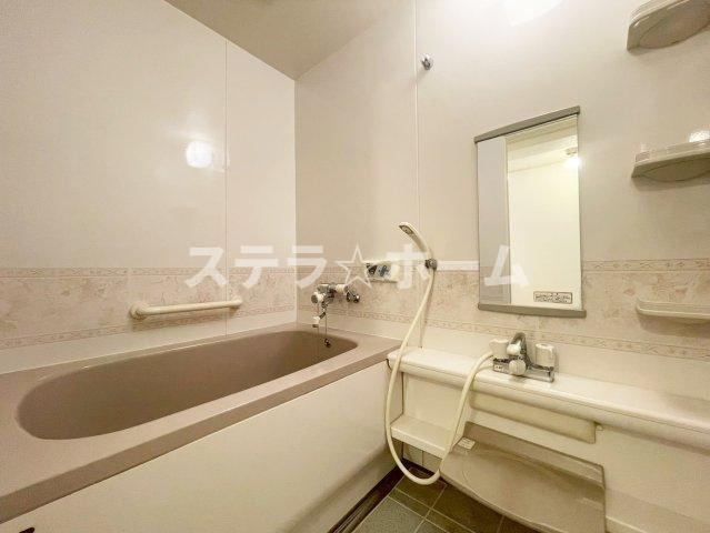 朝日プラザ東豊中2の浴室|きれいなお風呂です