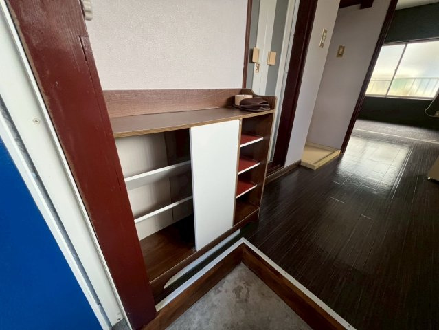 コーポイトウの玄関