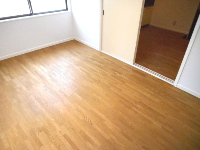 ミヤゴハイツ1の居間・リビング