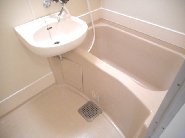 ミヤゴハイツ1の浴室