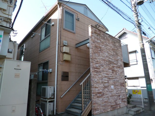 府中市朝日町２丁目のアパートの外観