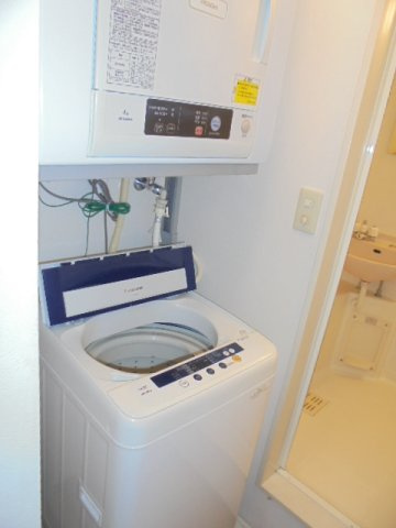 府中市朝日町２丁目のアパートの洗面所