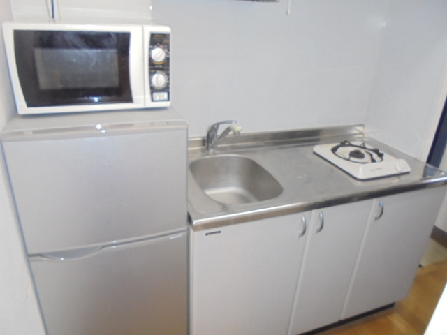 府中市朝日町２丁目のアパートのキッチン