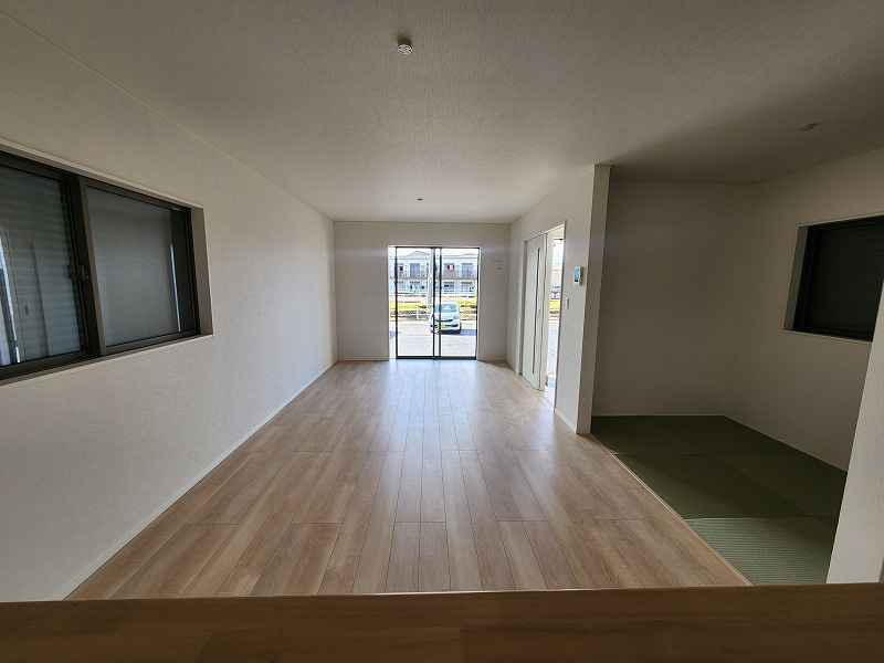 小牧市大字二重堀　新築戸建　2号棟の居間・リビング|ゆったりとしたリビングです