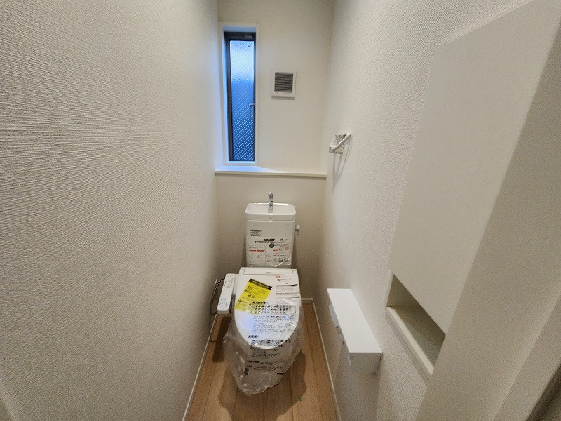 小牧市大字二重堀　新築戸建　2号棟のトイレ|２階のトイレです
