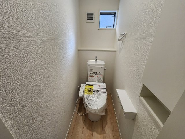 小牧市大字二重堀　新築戸建　2号棟のトイレ|1階のトイレです