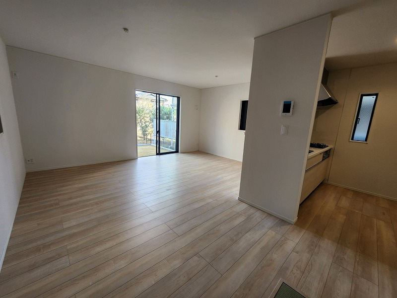 小牧市大字二重堀　新築戸建　１号棟の居間・リビング|こちらのリビングで趣味の時間をお楽しみください