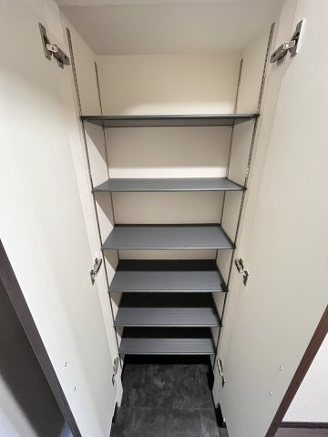 大阪市都島区中野町２丁目の賃貸マンションの玄関