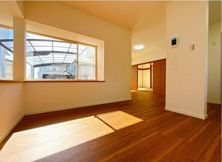 リフォーム済【再生住宅】西尾市一色町大塚惣池の居間・リビング