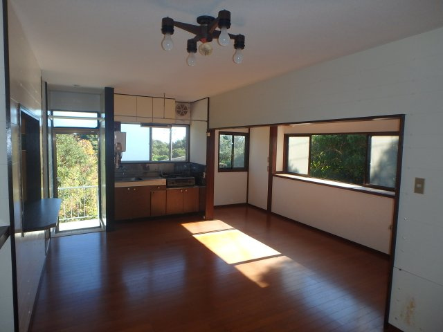 S1751H　パレスサイドヴィラ中古住宅の居間・リビング