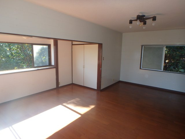 S1751H　パレスサイドヴィラ中古住宅の居間・リビング