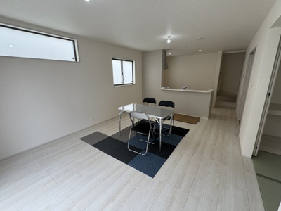 【玄関】 | 糸満市真壁　第2（全4棟）1号棟 | ※同仕様写真です