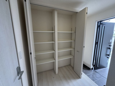 【玄関】 | 糸満市真壁　第2（全4棟）1号棟 | ※同仕様写真です