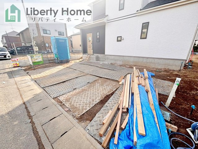 土浦市おおつ野6丁目10番　新築戸建　B号棟の駐車場