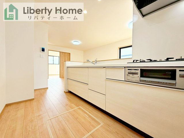 土浦市おおつ野6丁目10番　新築戸建　B号棟の前面道路含む現地写真