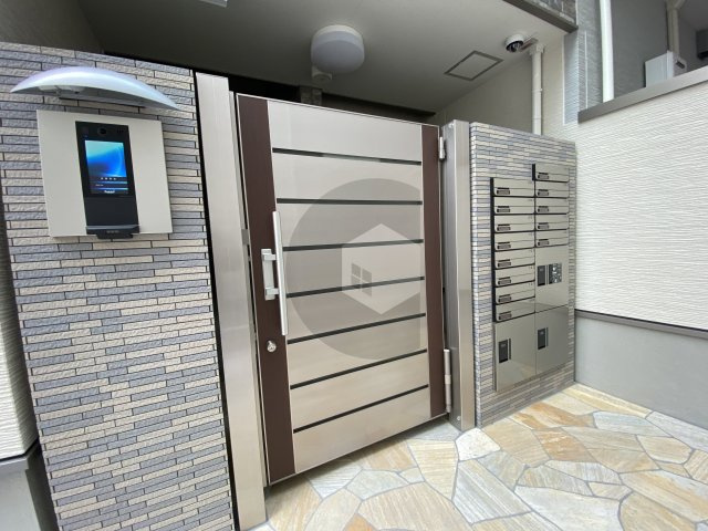 フジパレス俊徳道3番館のエントランス