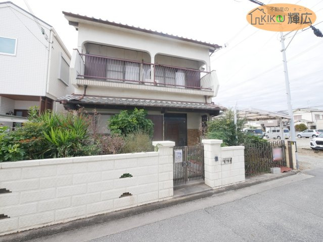 加古川市別府町別府　中古戸建の前面道路含む現地写真