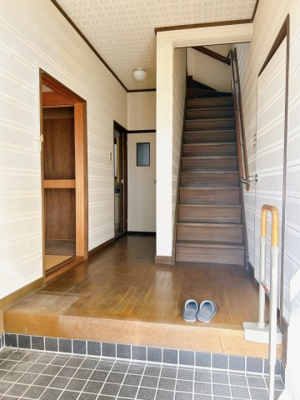 【玄関】 | 鳥取市南栄町中古戸建て