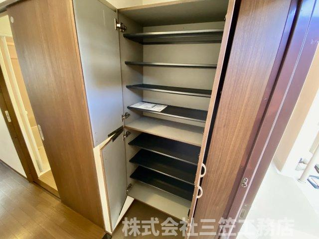 枚方市楠葉並木２丁目の賃貸マンションの収納