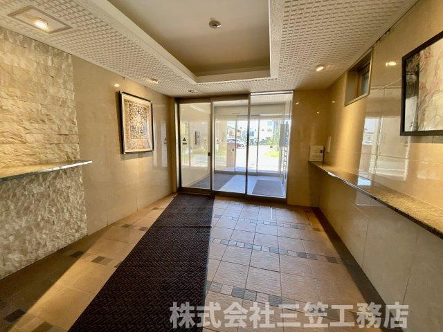 枚方市楠葉並木２丁目の賃貸マンションのロビー