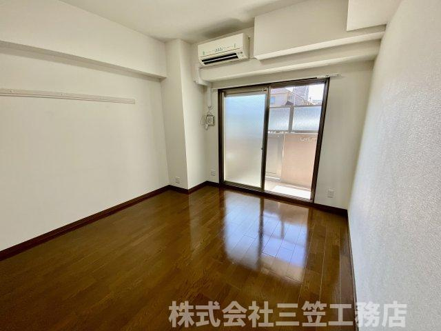 枚方市楠葉並木２丁目の賃貸マンションの居間・リビング