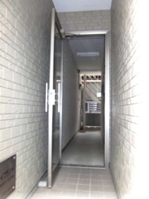 【エントランス】 | クローバーアベニュー | 最寄駅徒歩６分