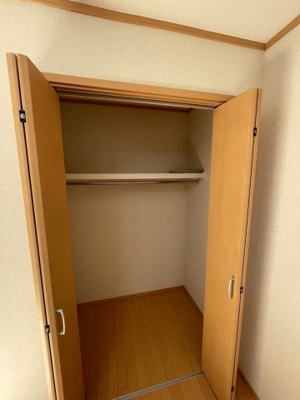 【収納】 | クローバーアベニュー | 丈の長いお洋服もかけられるクローゼット