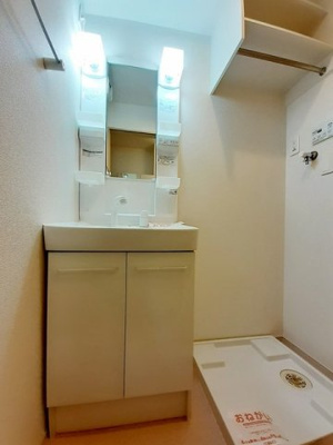 【洗面所】 | イーストハイツ | 脱衣スペースもあります