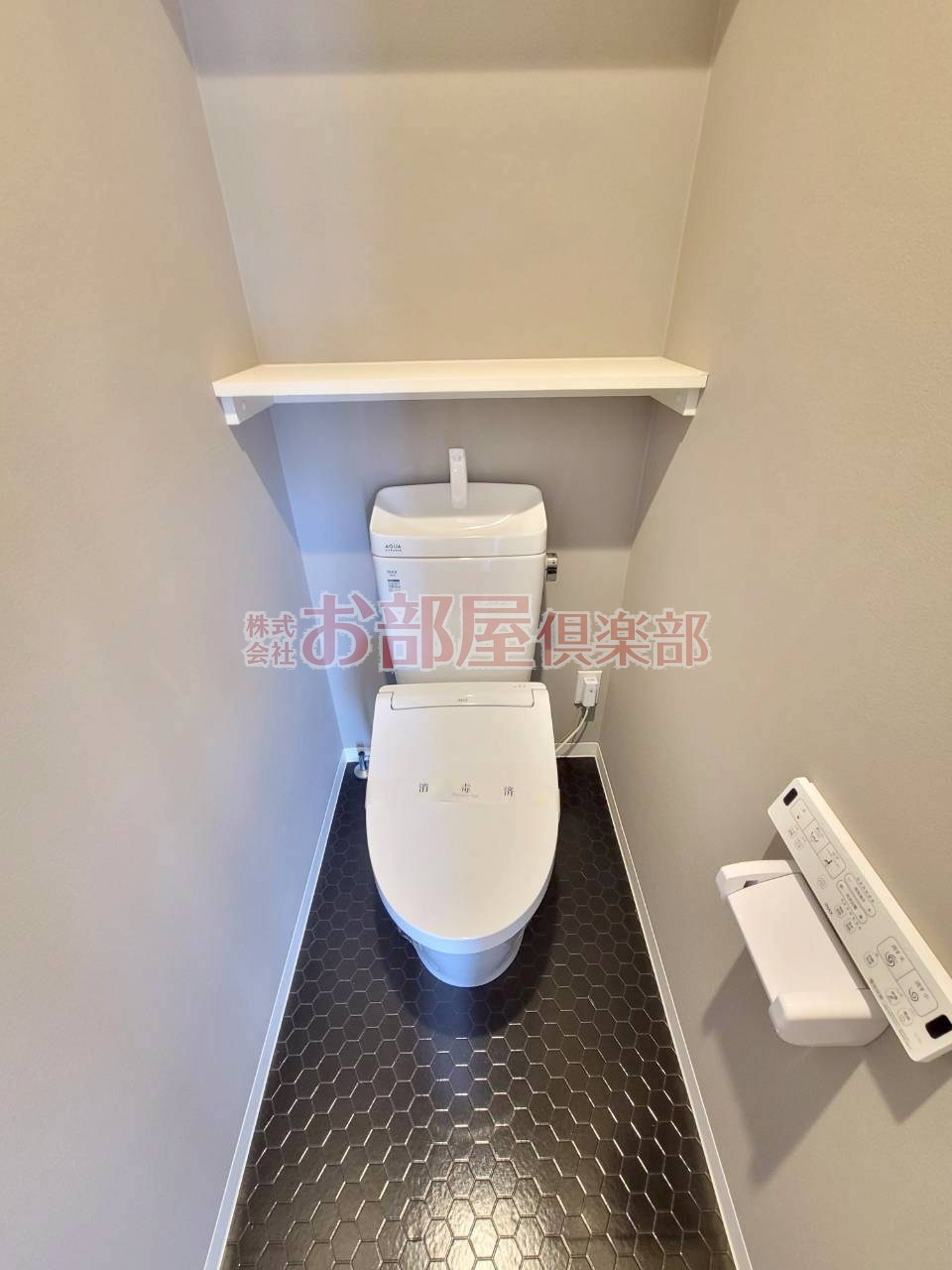 橘センタービルのトイレ|収納付きの便利なトイレです