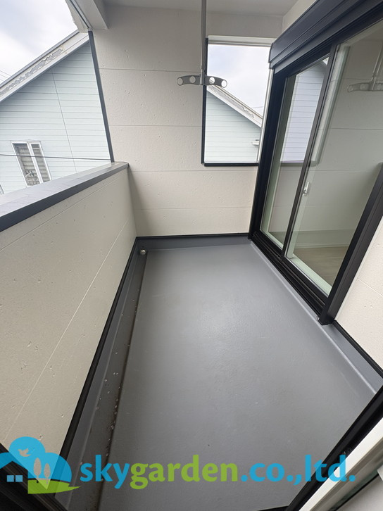 藤沢市大鋸第21　新築戸建　全2棟1号棟のバルコニー|お洗濯にも便利なバルコニー付き