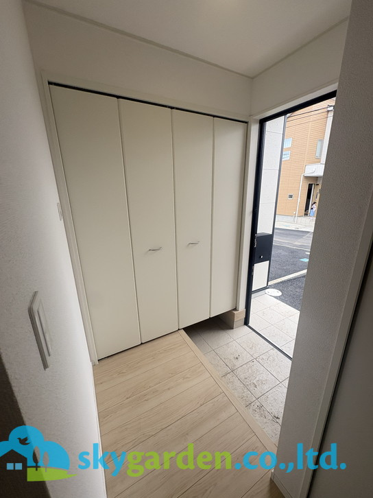 藤沢市大鋸第21　新築戸建　全2棟1号棟の玄関|落ち着いた玄関です