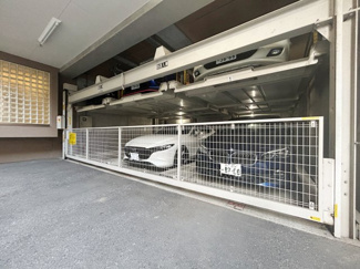 【駐車場】